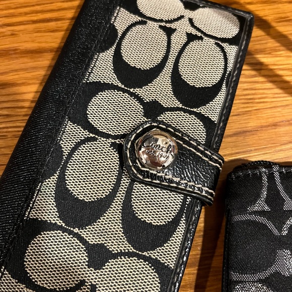 Coach BUNDLE! Wallet and wristlet - Picture 3 of 8